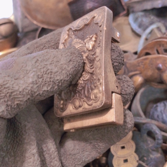 h***l闪电购铜摆件工艺品