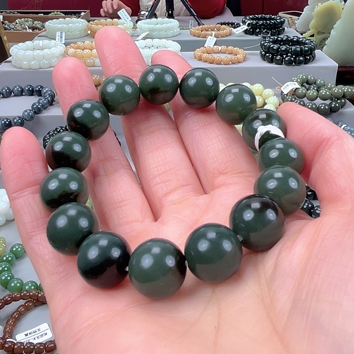 和田玉未镶嵌手串