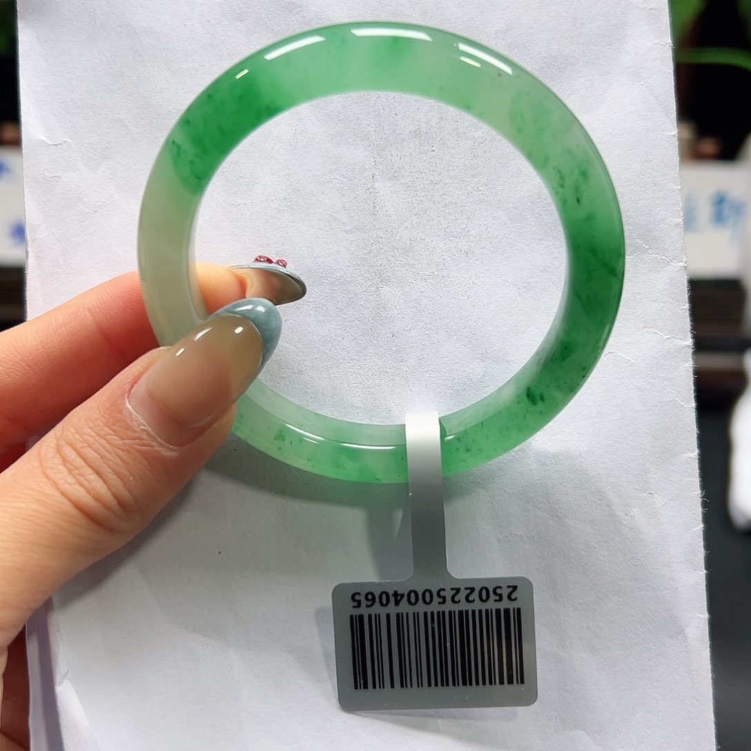 石英质玉手镯未镶嵌52/53