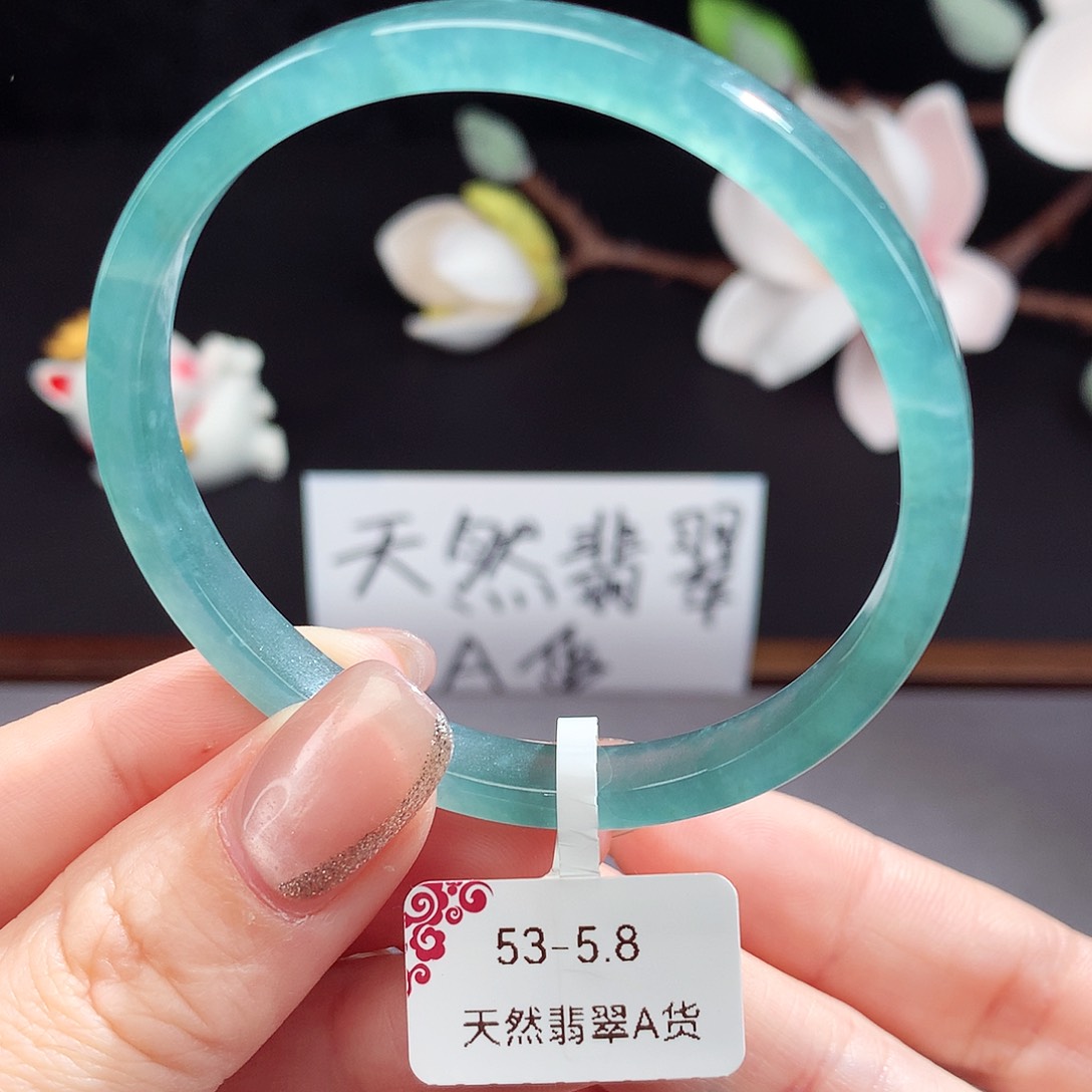 翡翠手镯（圆镯）未镶嵌