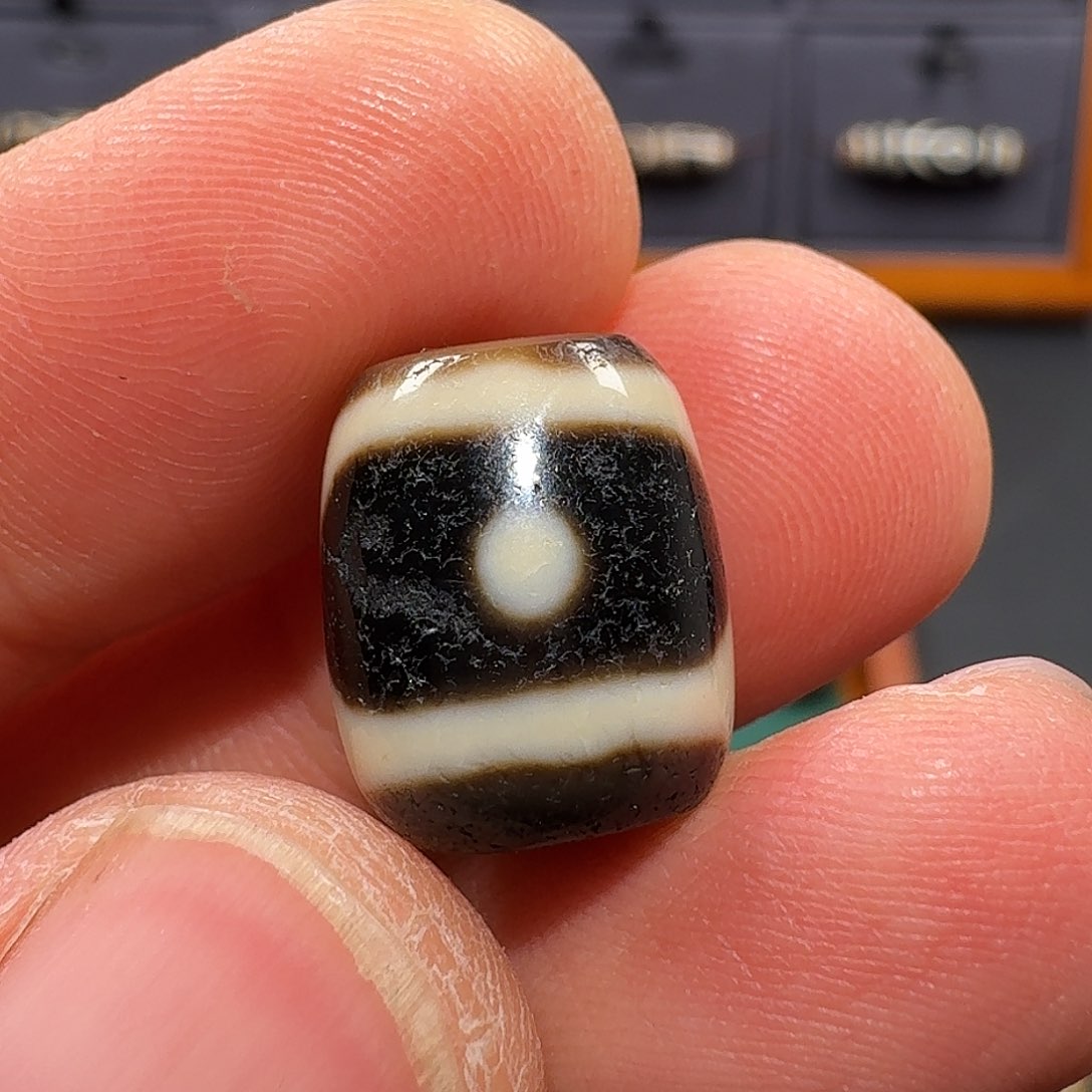 古****上肯超顶桶珠两眼