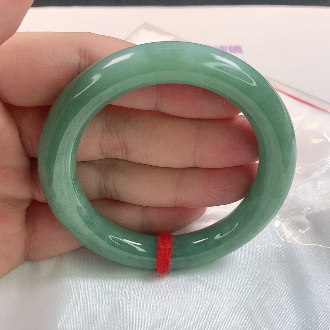 翡翠未镶嵌手镯（圆镯）392号