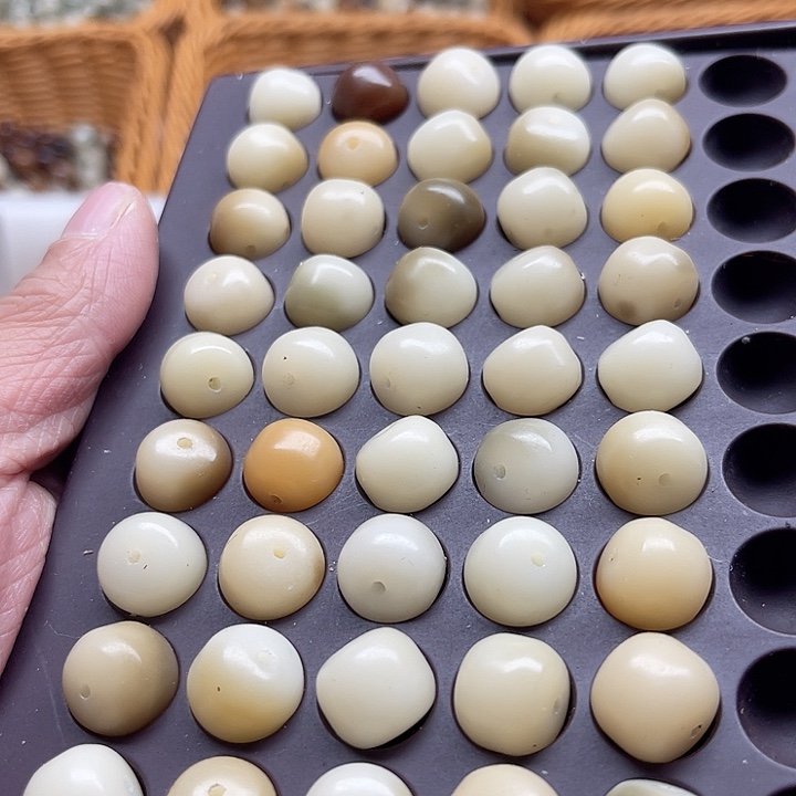 白玉菩提吊坠瑕疵12-11糖果汉堡50颗