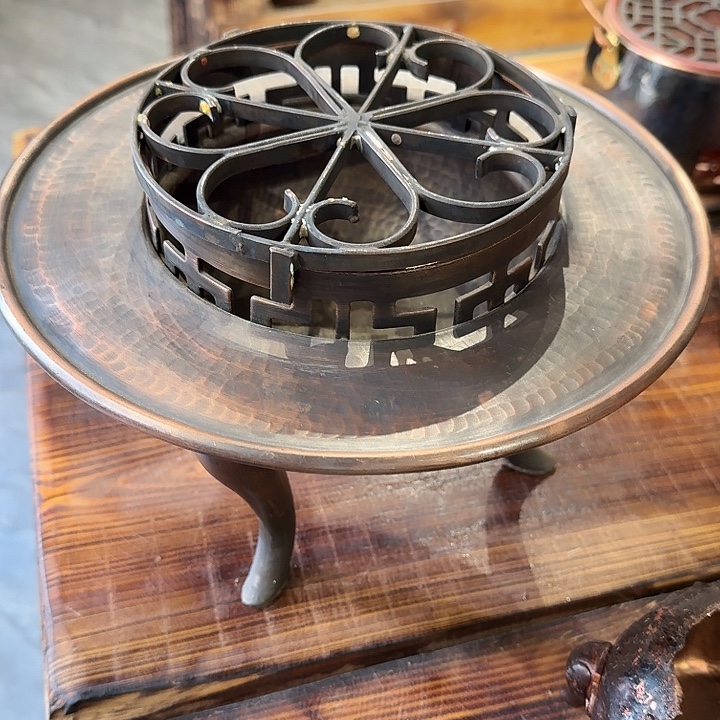 伊***烤紫铜手工制作摆件