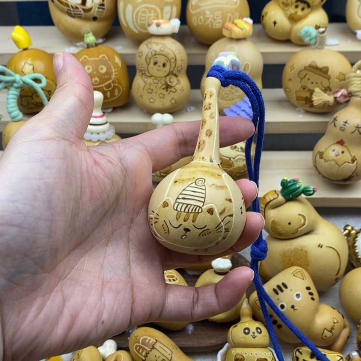 沉睡的猫咪包挂。 