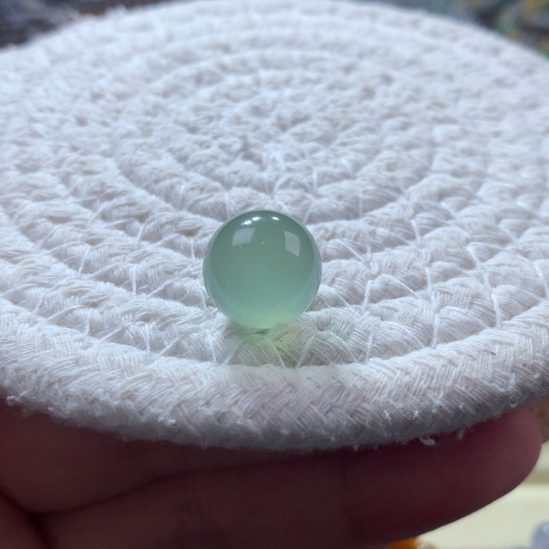 翡翠颈饰未镶嵌?****a翡翠高冰橄榄绿卡13+