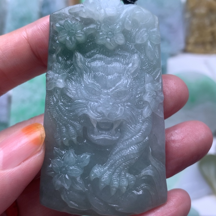 定制翡翠未镶嵌挂件虎头挂件