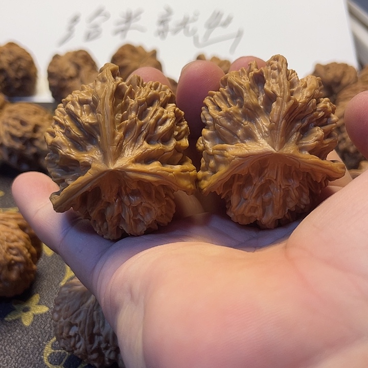 玥***a吊坠文玩核桃三棱