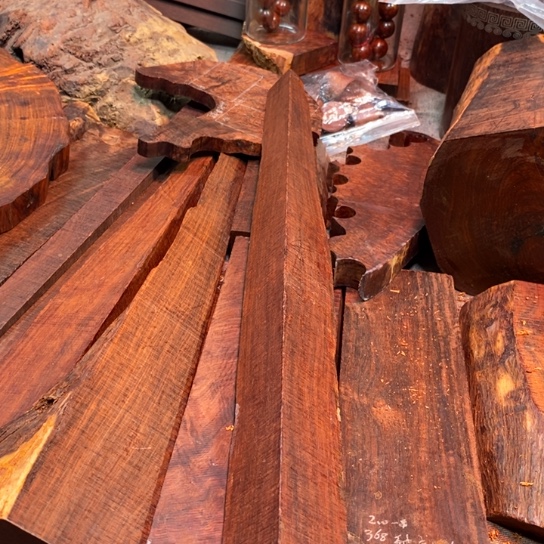 檀香紫檀（小叶紫檀）嘎*