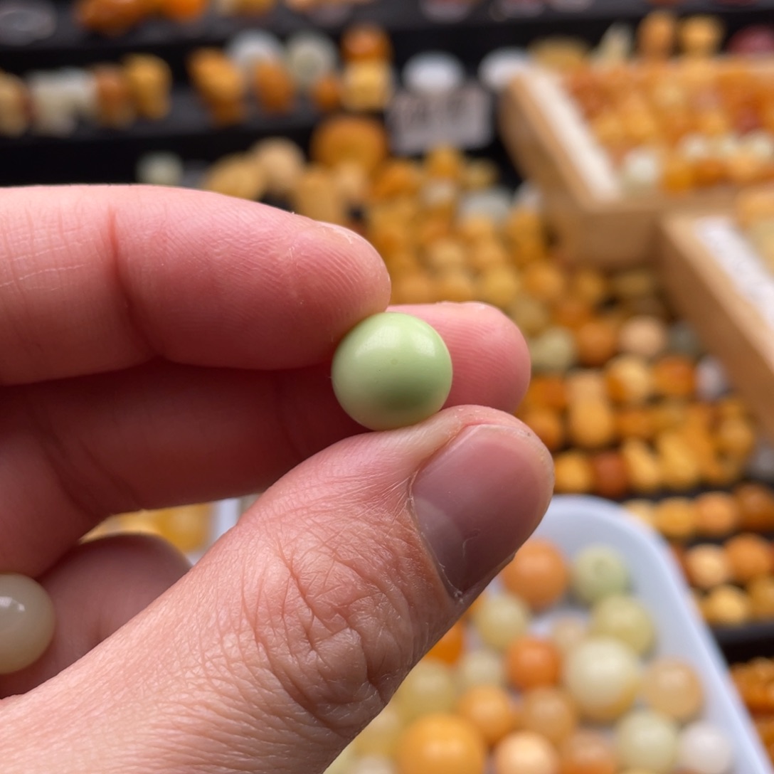 石英质玉（缅黄）颈饰未镶嵌C****i