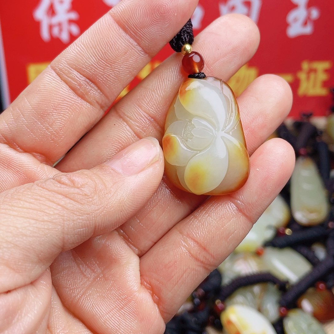 和田玉颈饰未镶嵌