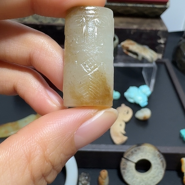 当***生和田玉未镶嵌颈饰