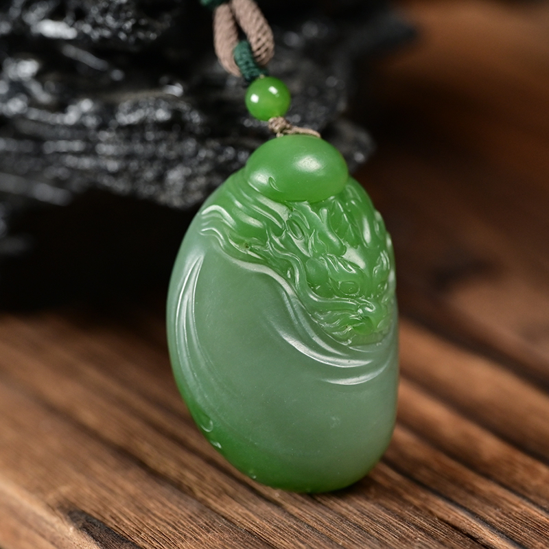 俄碧阳绿手工雕刻挂件