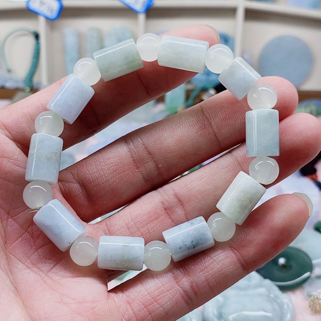 颈饰未镶嵌翡翠天然