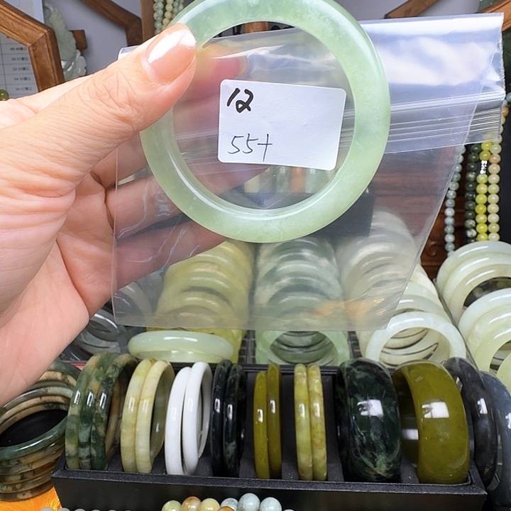 无***助未镶嵌蛇纹石玉手镯