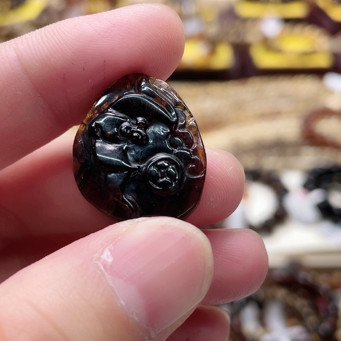 琥珀裸石未镶嵌大