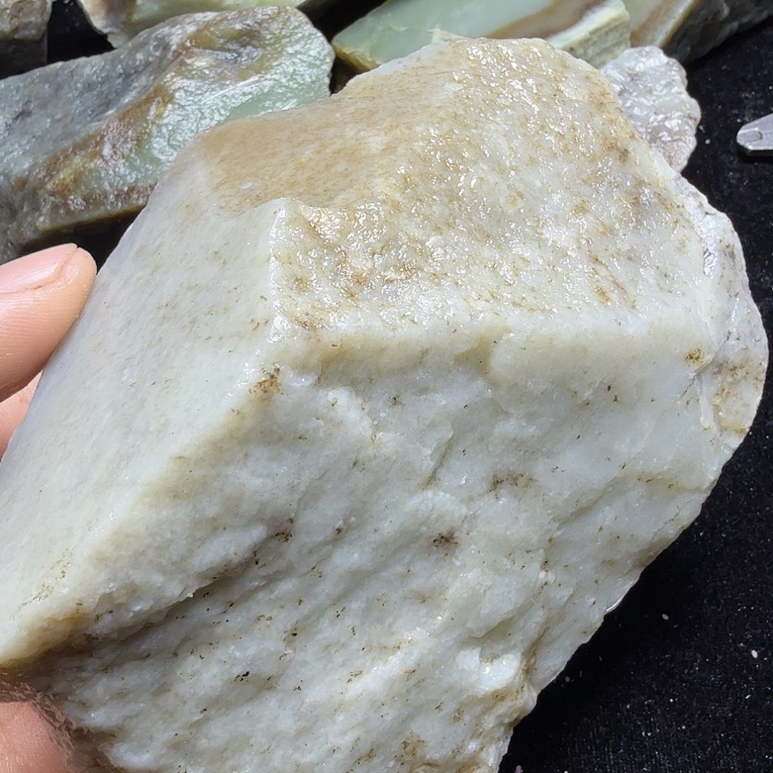 和田玉（糖玉）未镶嵌珠宝半成品