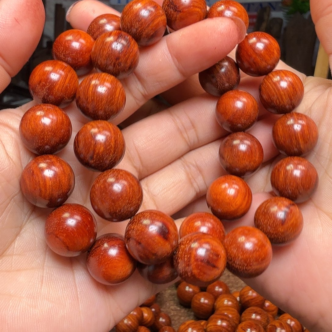 明***ᥭ檀香紫檀（小叶紫檀）手串1.5圆珠福利一条瑕疵，一条全品