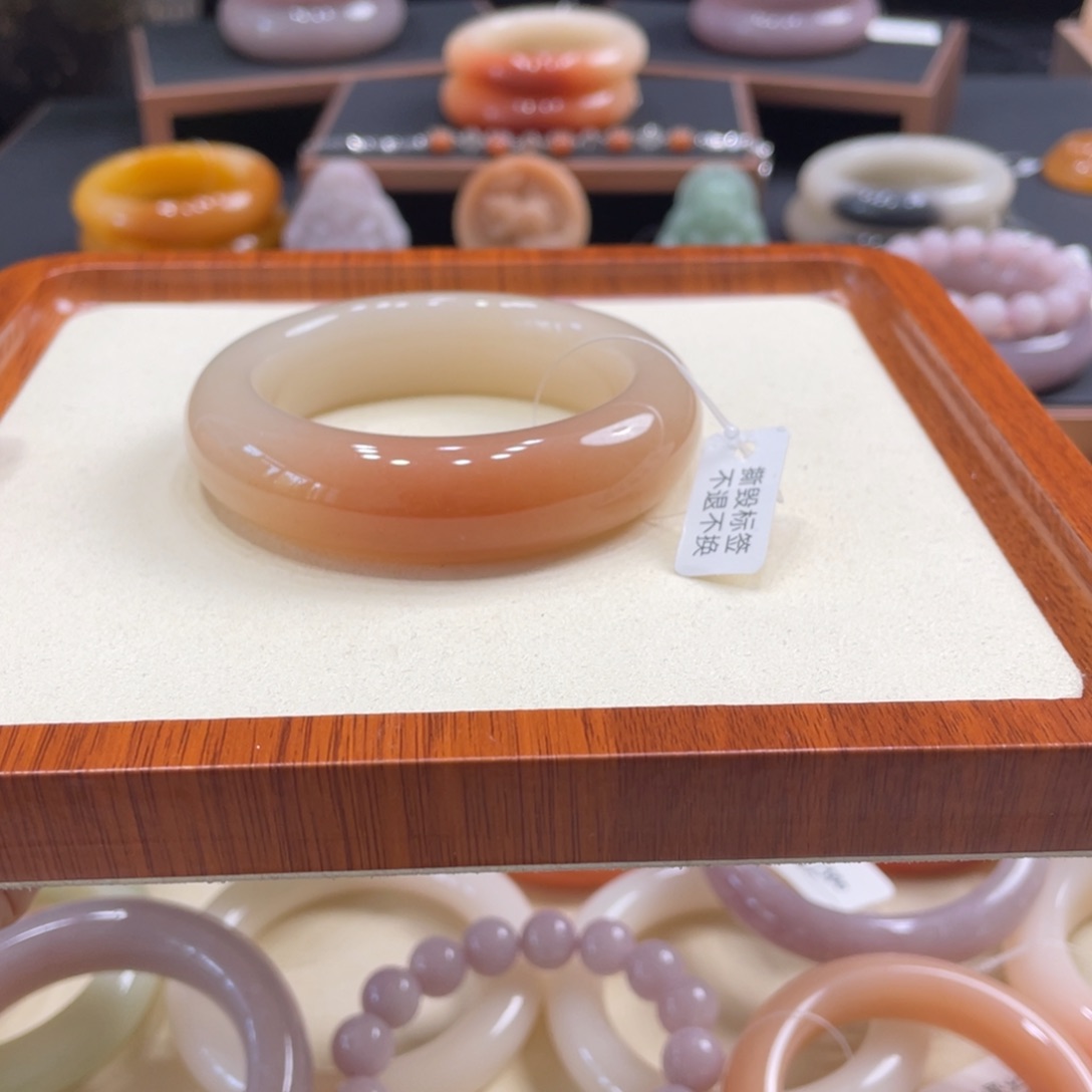 石英岩玉手镯未镶嵌