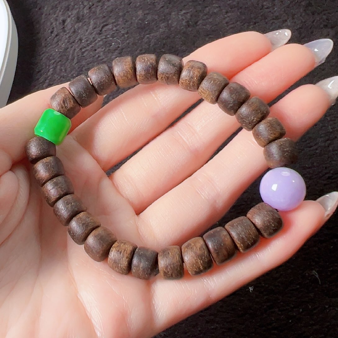 翡翠手串未镶嵌签收后24小时鉴赏期，过时不退