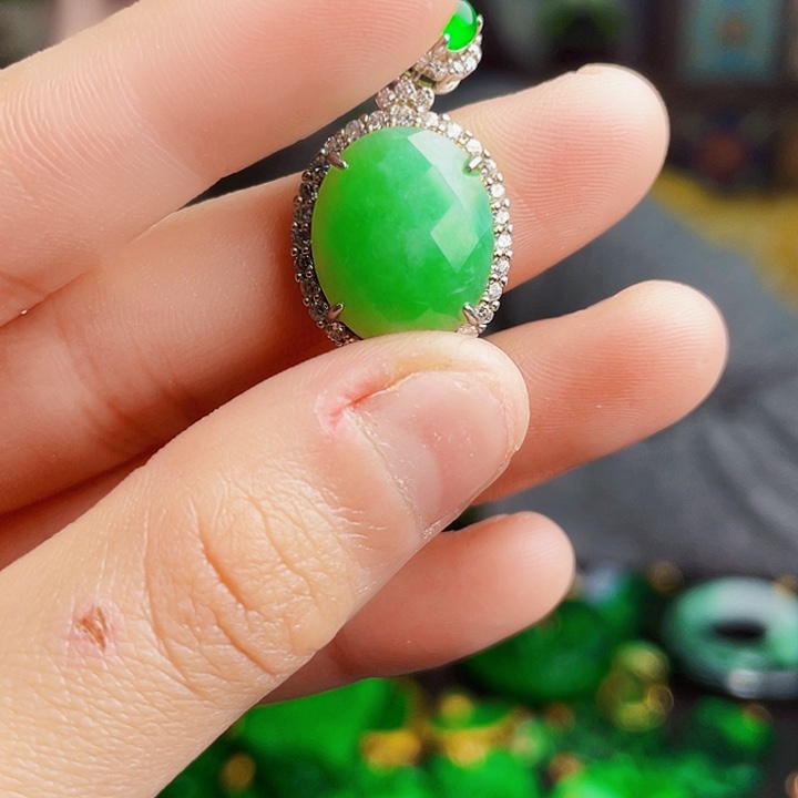 翡翠银S925镶嵌颈饰多样性