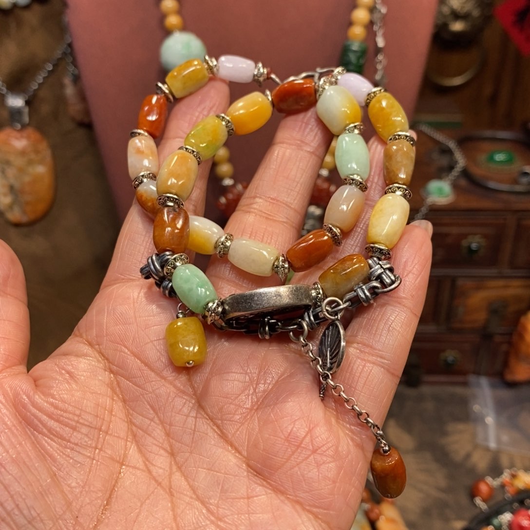 翡翠吊坠(赠链)未镶嵌