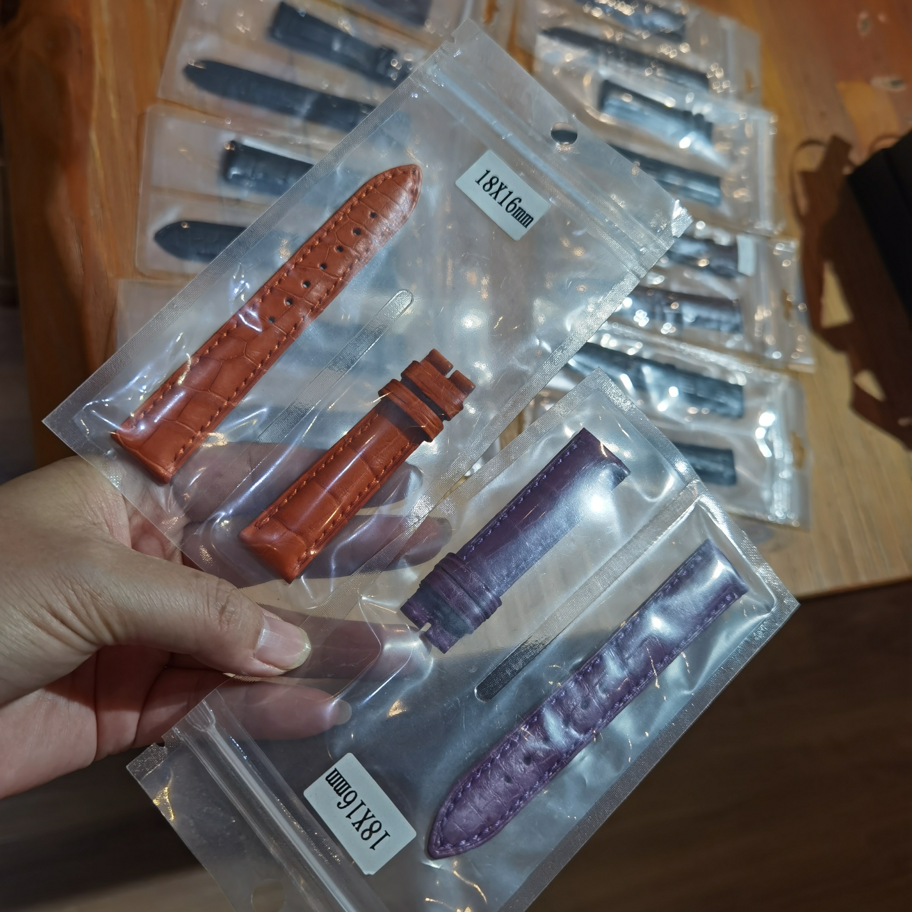 鳄鱼皮手表带 手工鳄鱼皮表带18-20-22mm适配多款手表鳄鱼皮定制