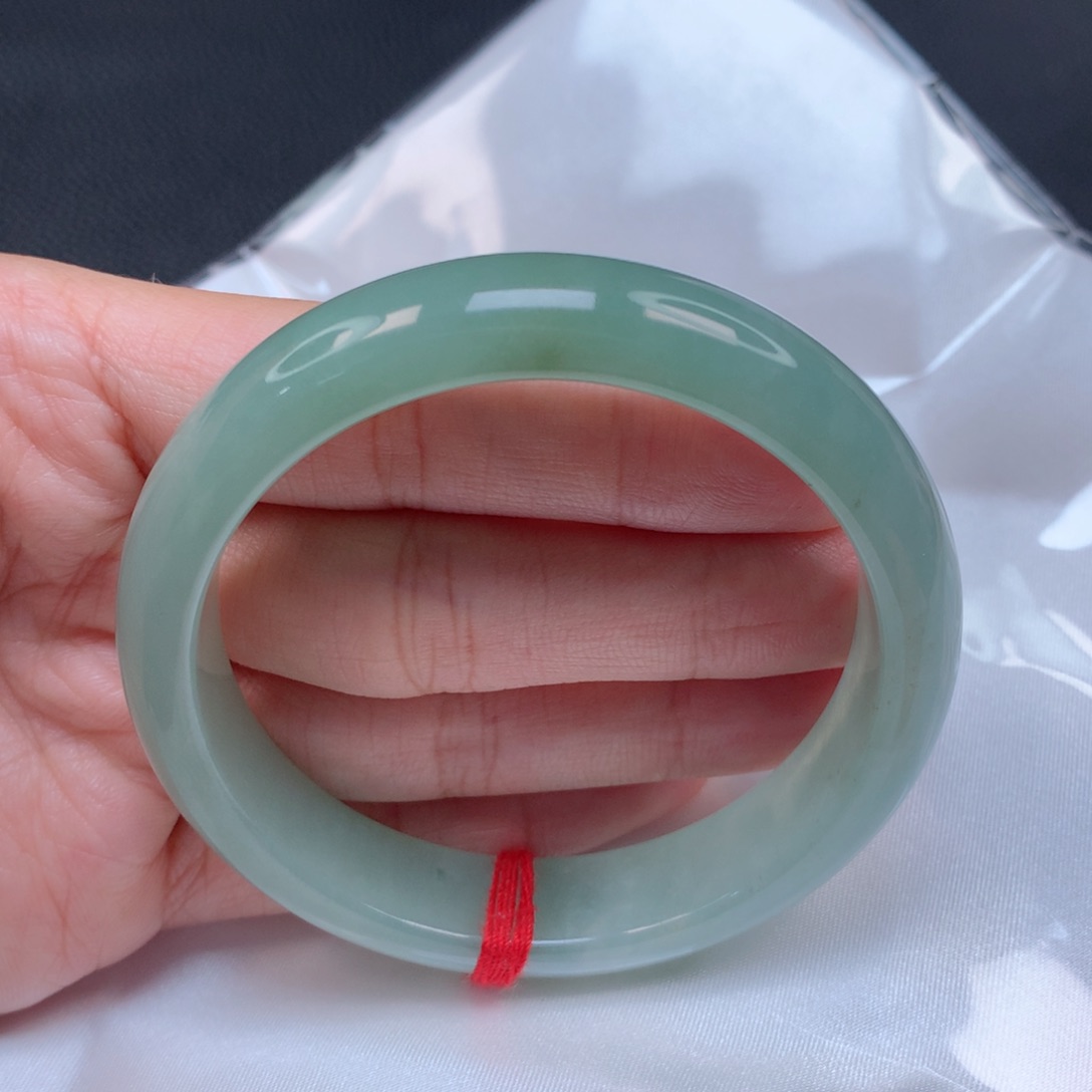 翡翠手镯未镶嵌天然