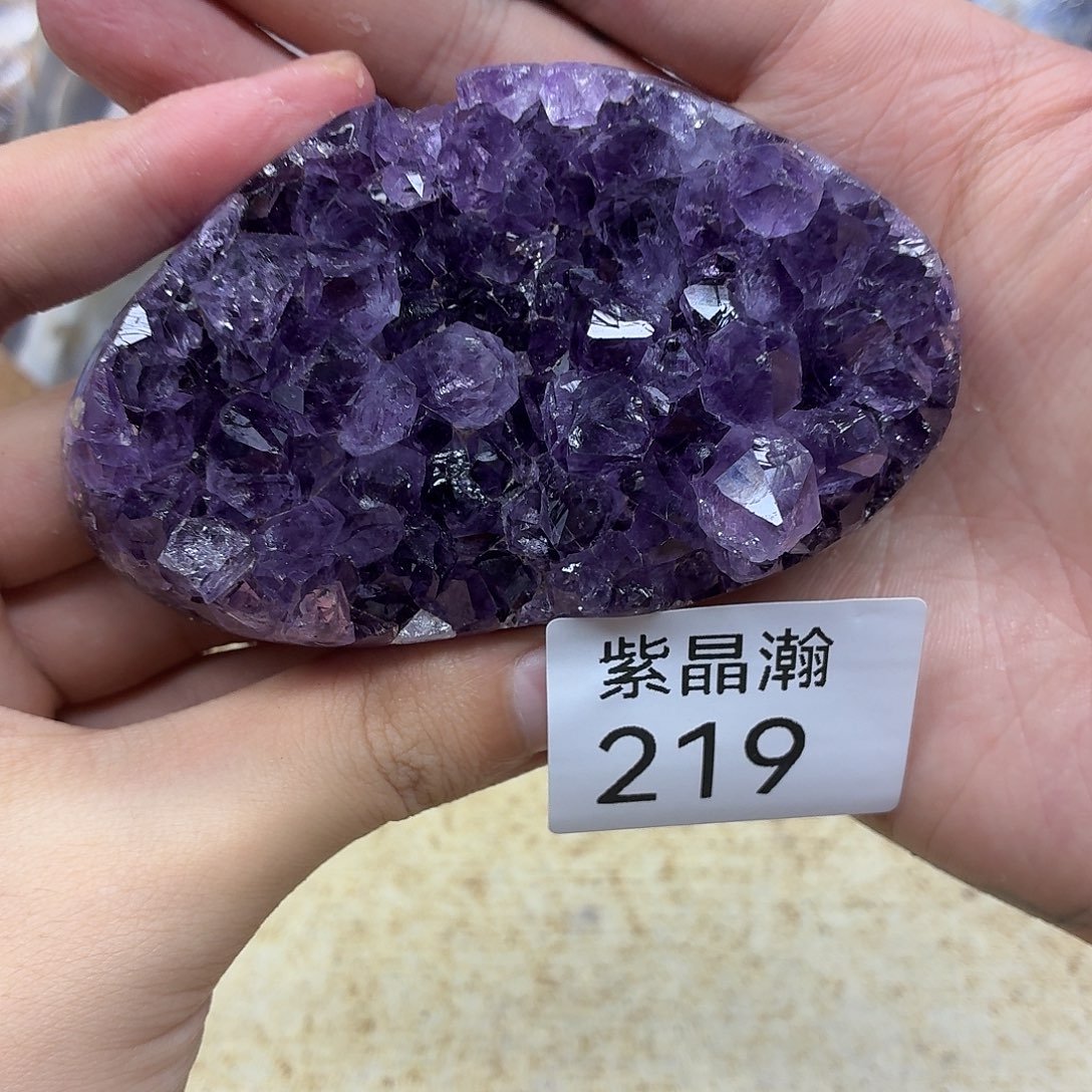 未镶嵌水晶大型摆件（非配饰）