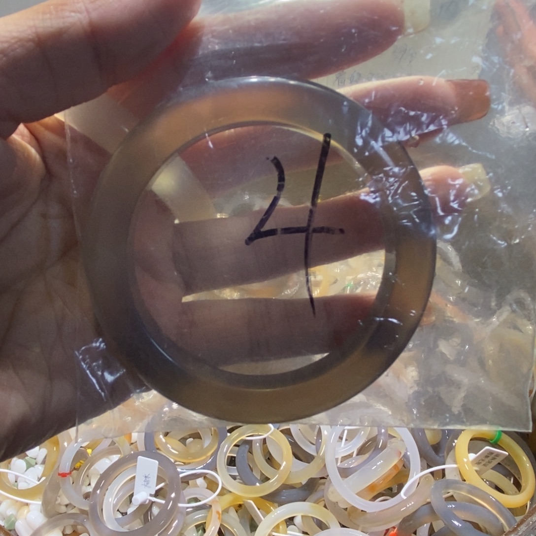 芯***ʔ玛瑙/玉髓未镶嵌手镯4号