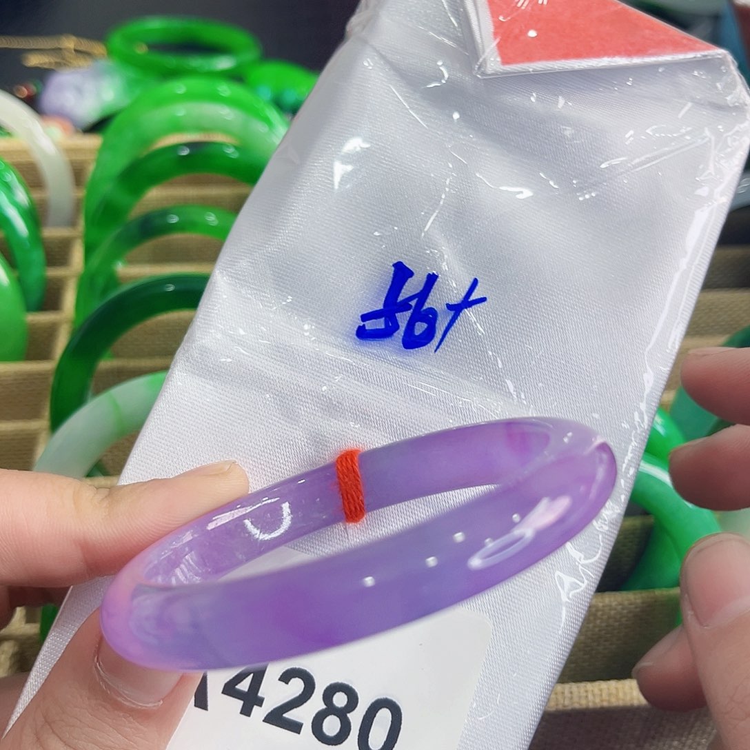 翡翠手镯未镶嵌多样性