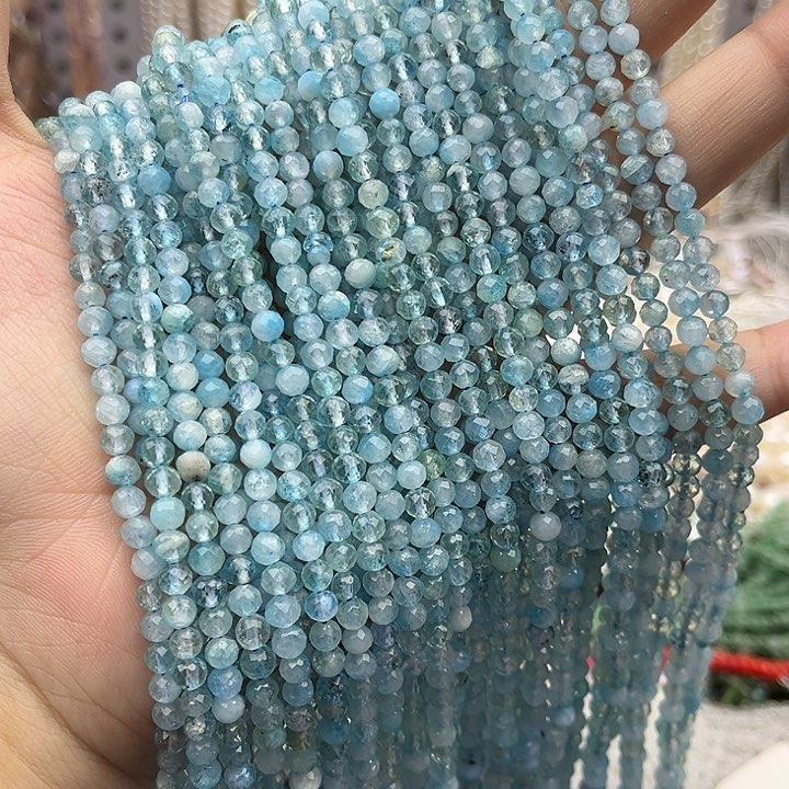 未镶嵌玛瑙/玉髓珠宝半成品一条4mm左右蓝托帕刻面