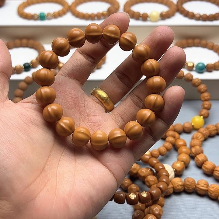 猴头核桃手串?鲨鱼