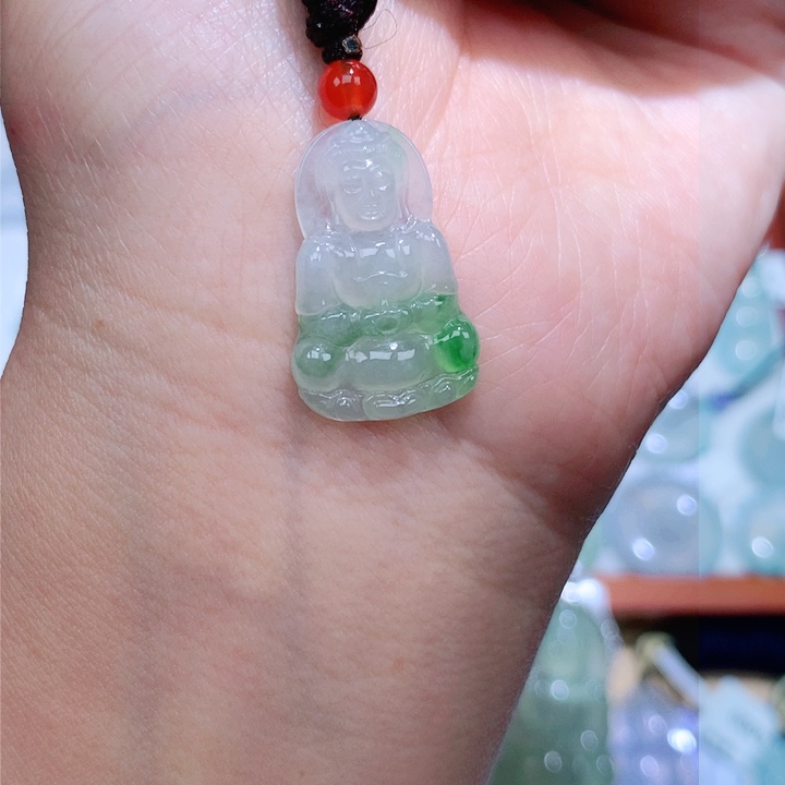 翡翠颈饰未镶嵌观音
