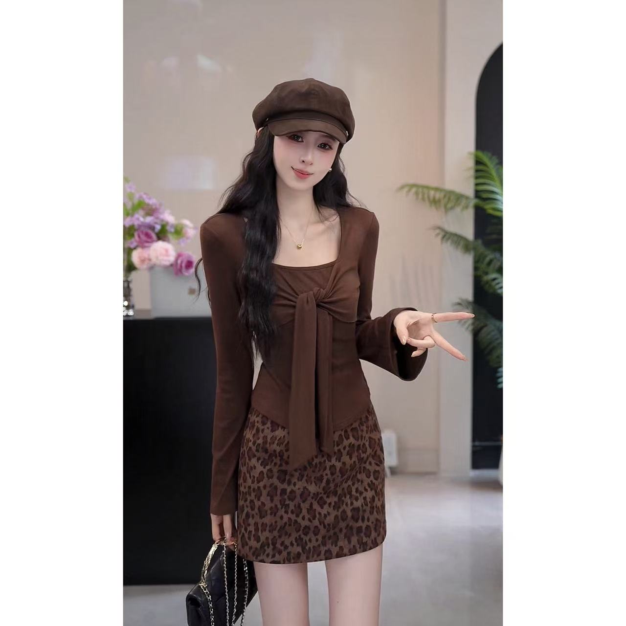 YUANLIANSU/圆脸酥【长吟永慕】法式气质扭结绑带方领T恤女秋季新款