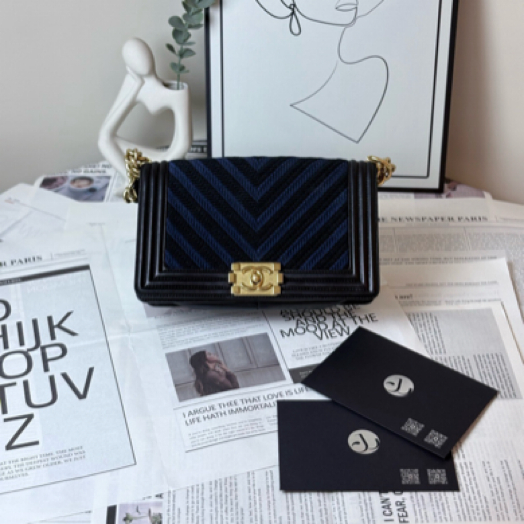 95新 Chanel/香奈儿 leboy 中号 编织款 23开/JW1984