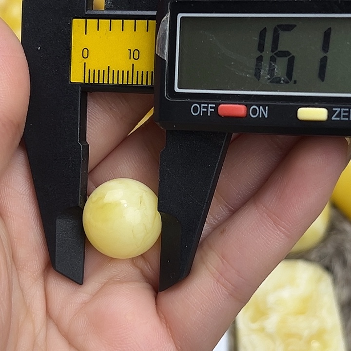 蜜蜡未镶嵌裸石蜜蜡05