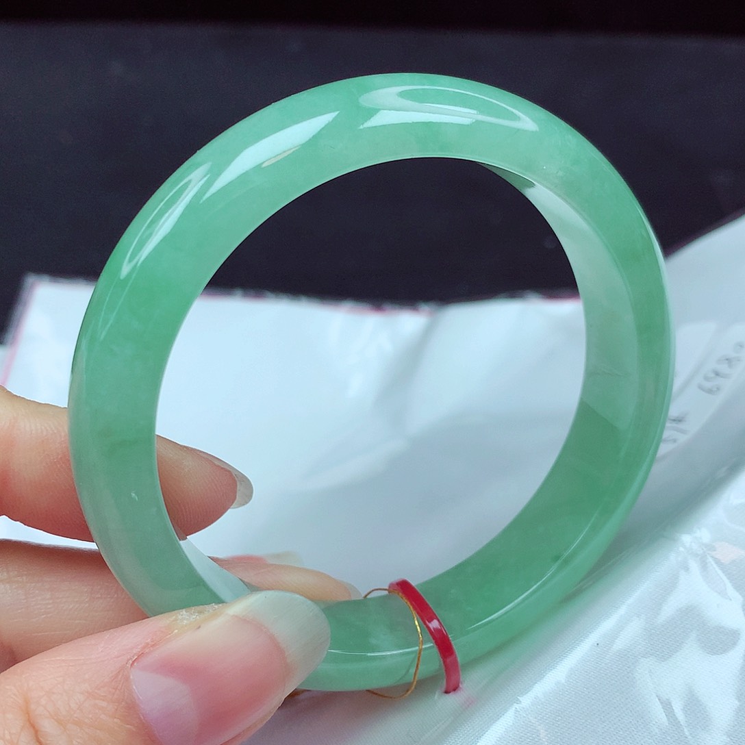 翡翠手镯未镶嵌57圈506