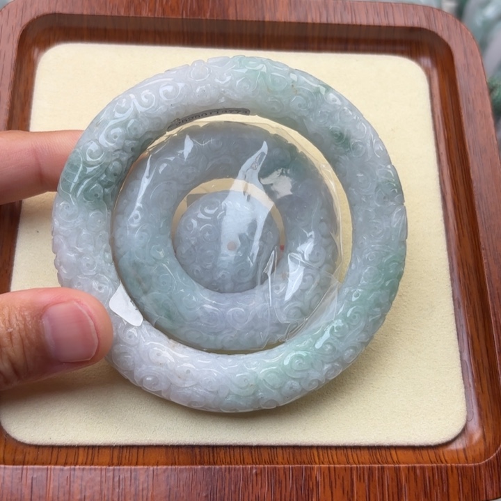 翡翠未镶嵌手镯56.5圈205