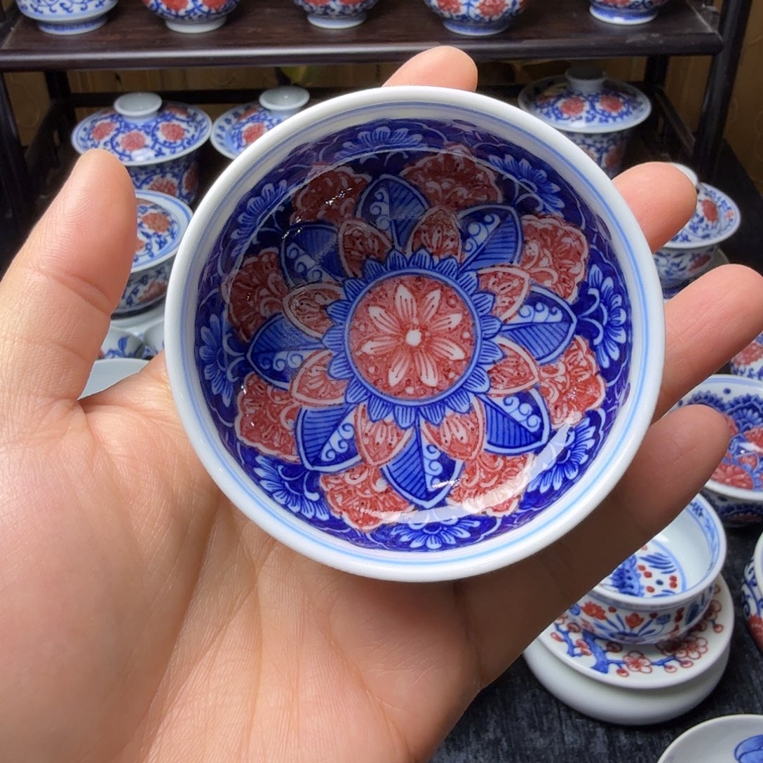 華***.青花釉里红曼陀罗普洱杯