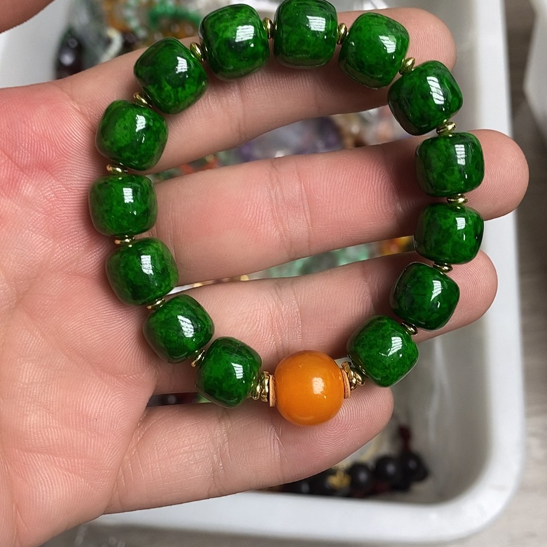 翡翠未镶嵌戒指8888