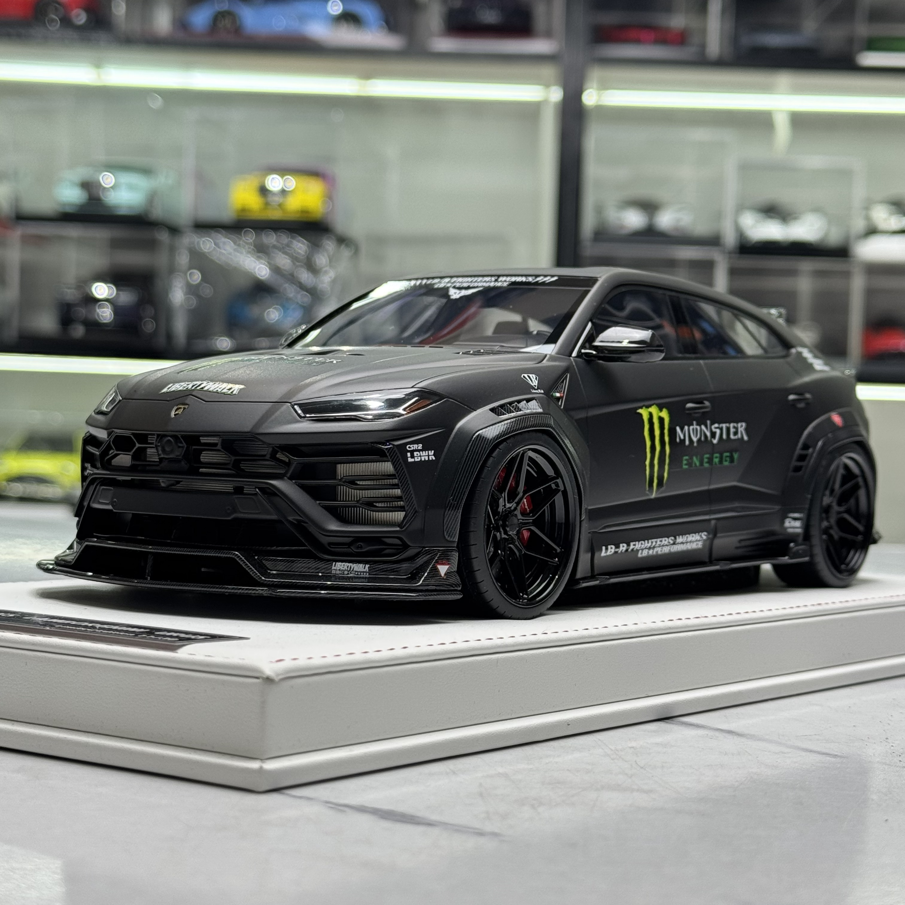 IVY 1:18 兰博基尼Urus 宽体改装版 限量 树脂汽车模型磨砂黑魔爪