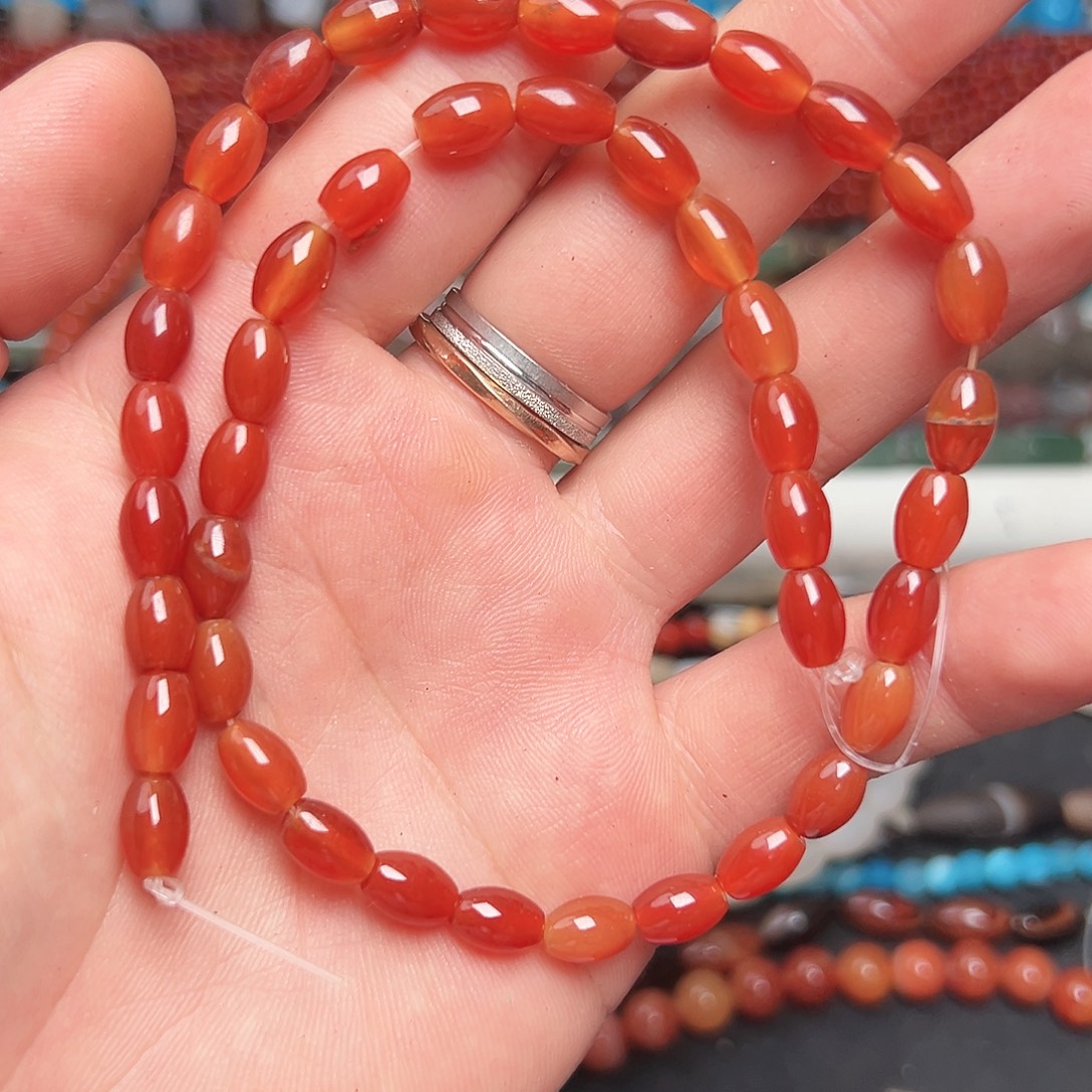 玛瑙/玉髓未镶嵌珠宝半成品C98，红玛瑙米珠一条
