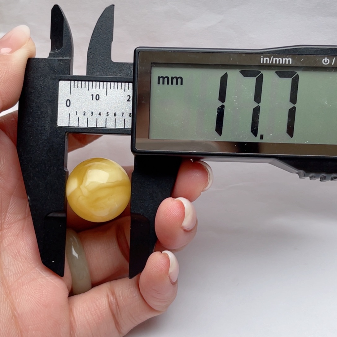 蜜蜡裸石未镶嵌曙*蜜蜡圆珠 思思