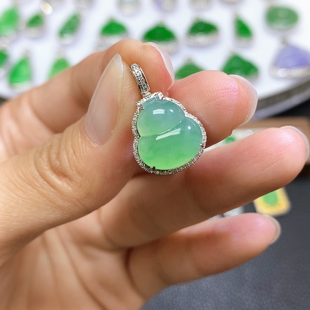 翡翠18K金镶嵌吊坠(不含链)