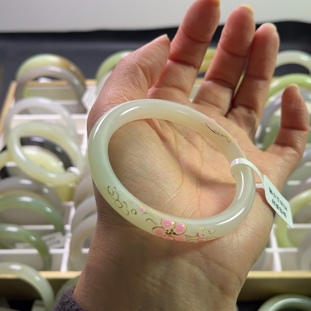 和田玉手镯54圈口未镶嵌