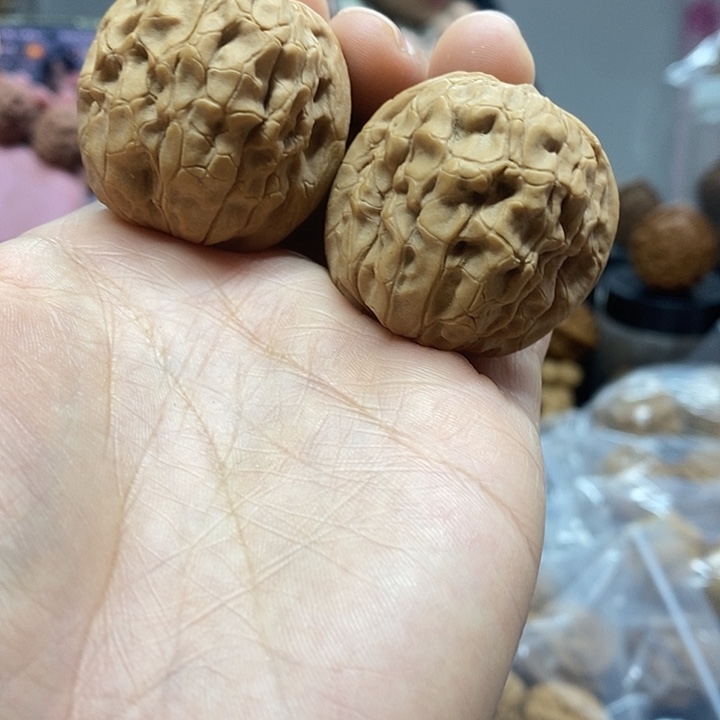 把件文玩核桃37.5甲骨文尖黄