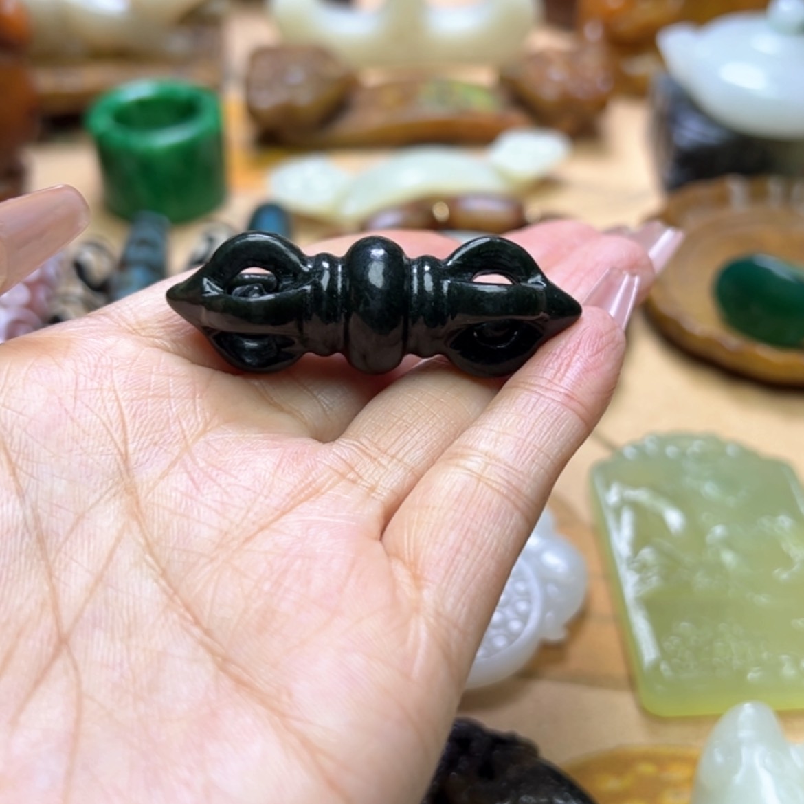 【闪购商品】蛇纹石玉颈饰未镶嵌