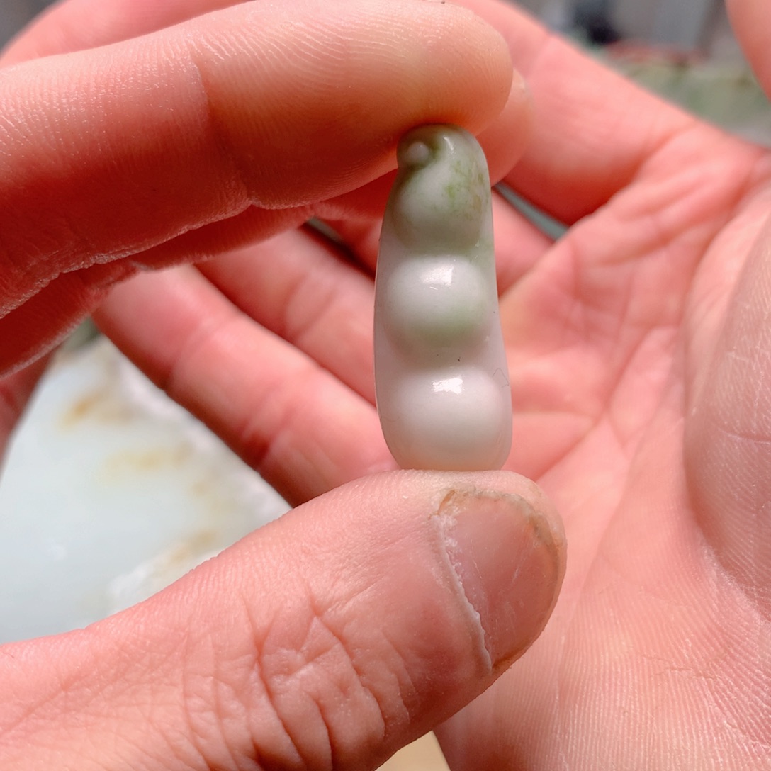 独山玉颈饰未镶嵌