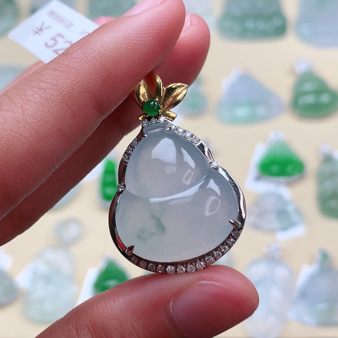 翡翠颈饰18K金镶嵌葫芦